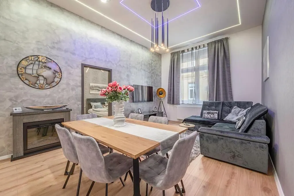 Exclusive Downtown Apartment With Ac Βουδαπέστη 0*,